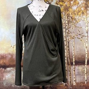 EUC BANANA REPUBLIC Pretty Front Faux Long Top